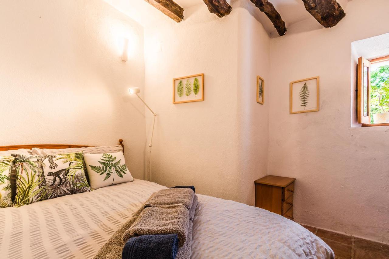 Casa Mundo - 16Th Century Traditional White Village House With Pool Pinos del Valle Exterior photo