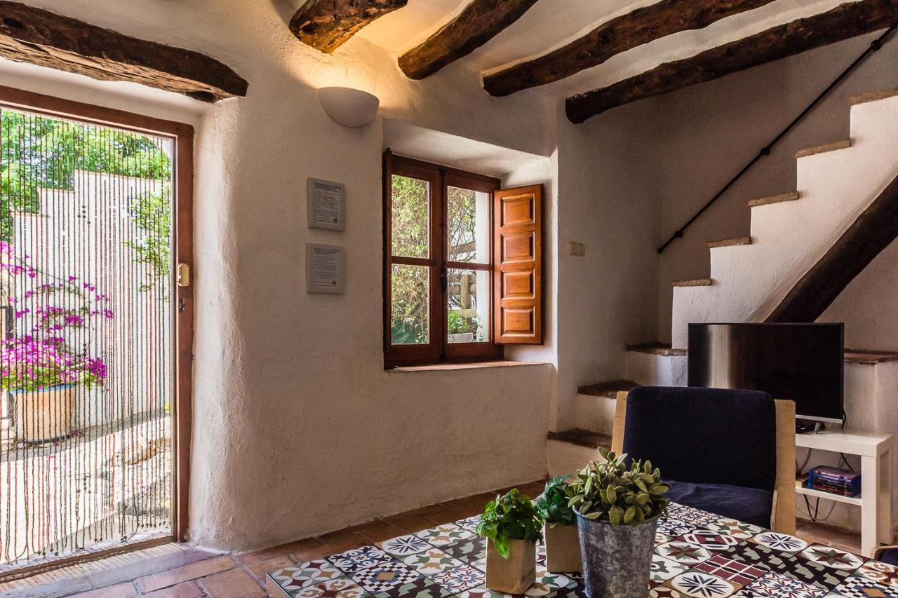 Casa Mundo - 16Th Century Traditional White Village House With Pool Pinos del Valle Exterior photo