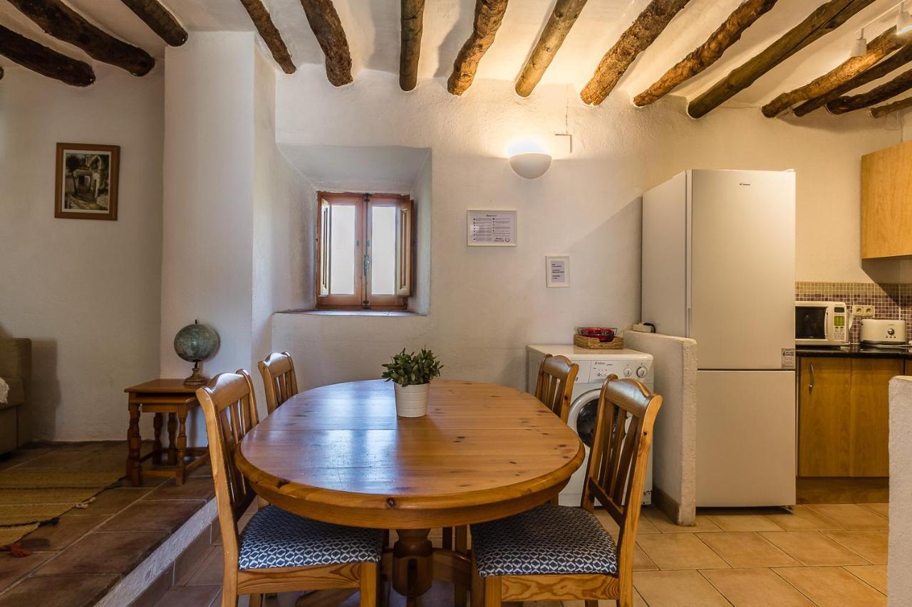 Casa Mundo - 16Th Century Traditional White Village House With Pool Pinos del Valle Exterior photo